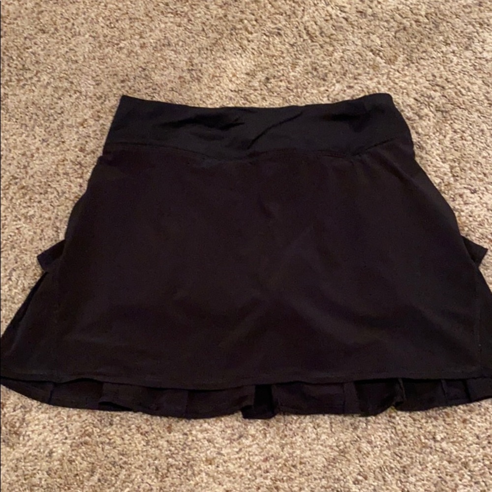 Lululemon black workout skirt